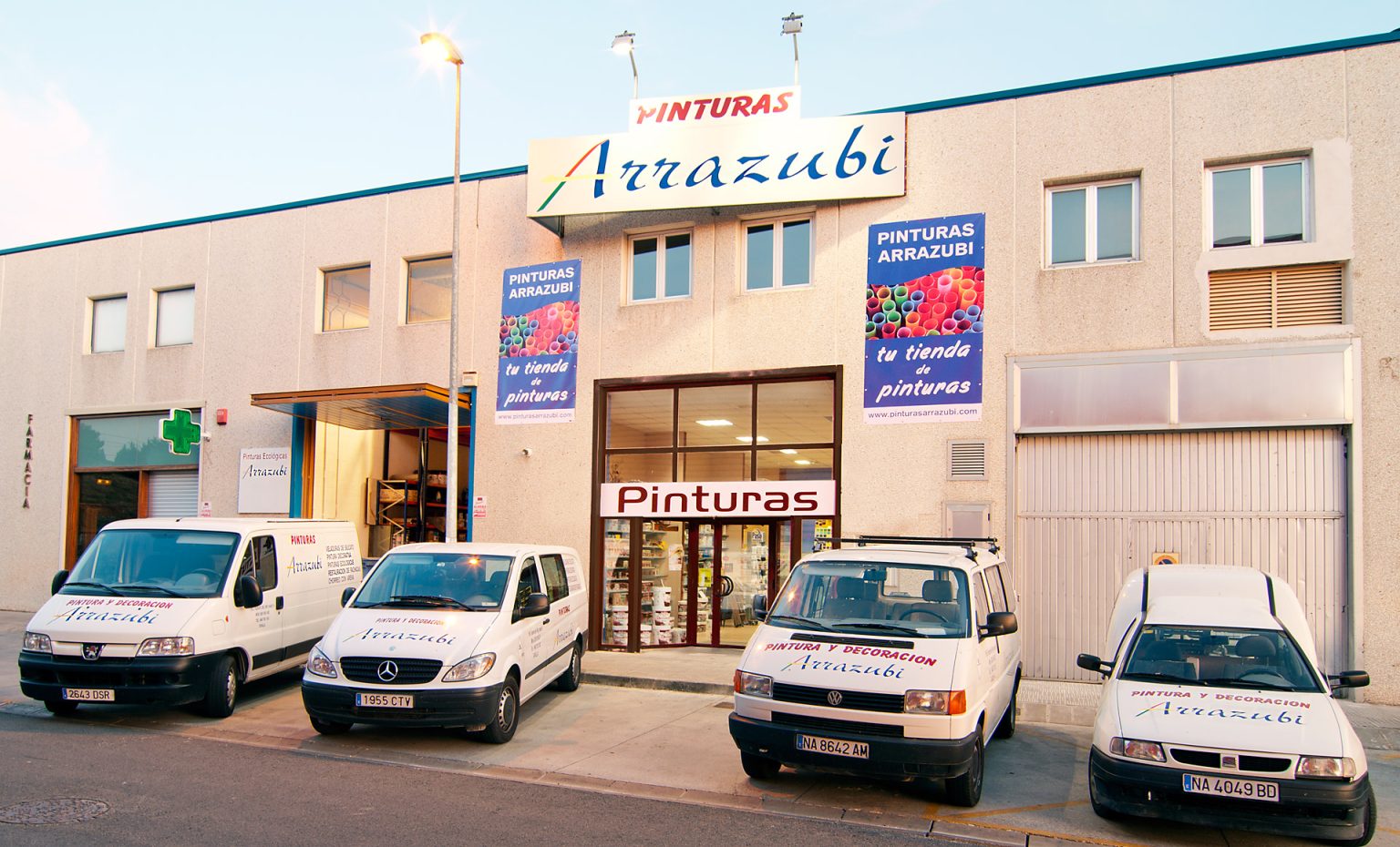 Fachada tienda y almacén Pinturas Arrazubi Ecológicas